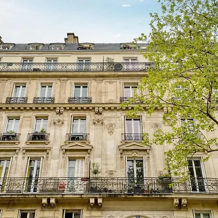 Renove Au Pied Du Metro